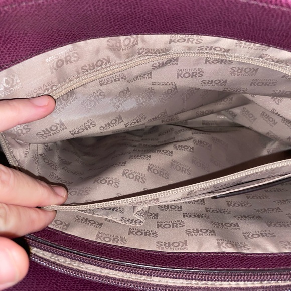 Used Michael Kors laptop bag in Maroon - Picture 6 of 9